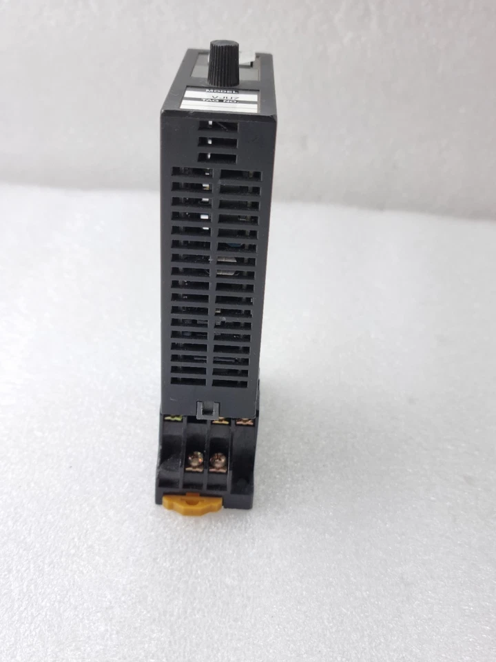 YOKOGAWA JUXTA VJU7 TEMPERATURE CONVERTER TYPE R 4-20mA 100-240VAC/DC WITH BASE